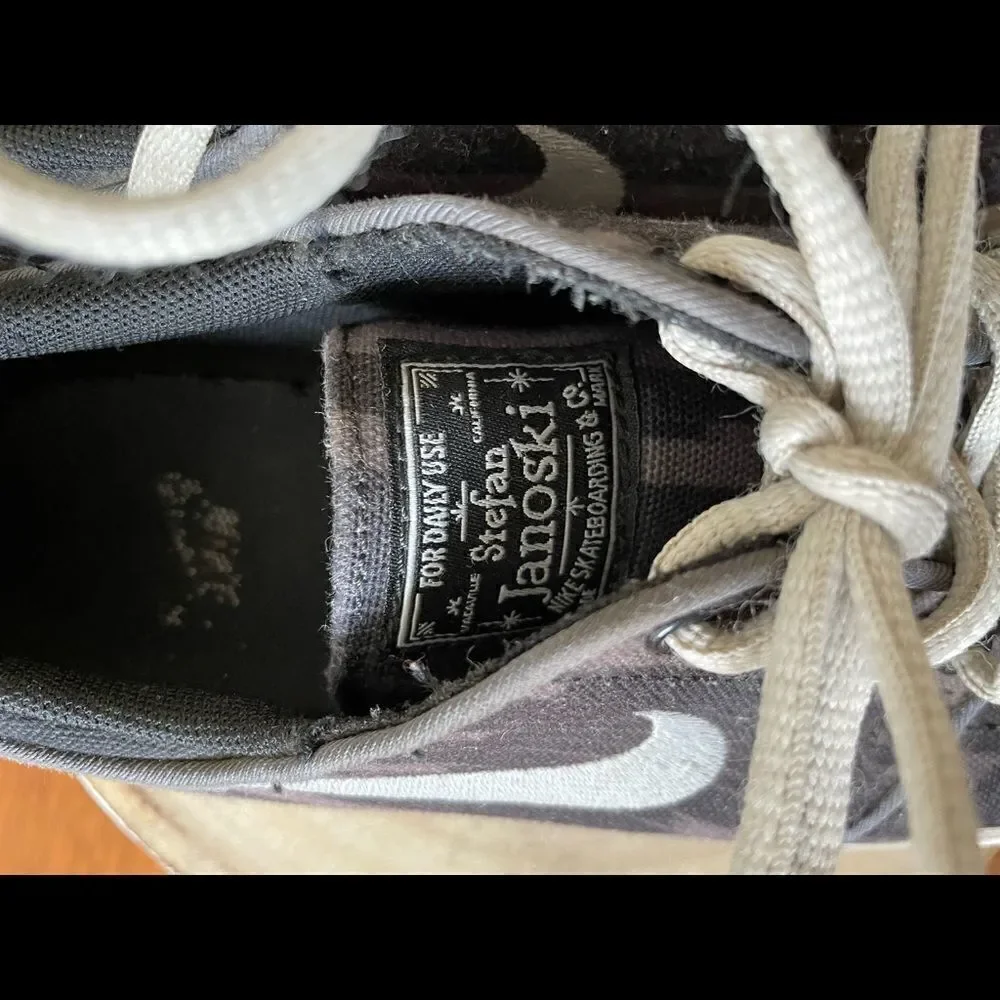 Nike Stefan Janoski Skateboarding Sneakers Size 4Y EUC